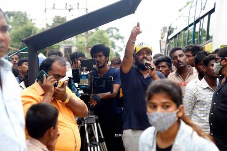 “No.6 Vaathiyar Kaalpandhaatta Kuzhu” 