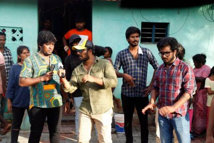 “No.6 Vaathiyar Kaalpandhaatta Kuzhu” 