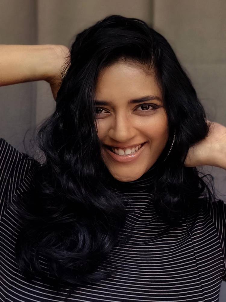 Actress @ivasuuu Back in black and looking beautiful in her Recent Photoshoot