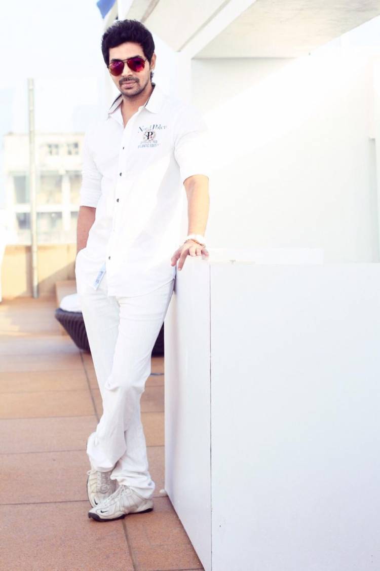 நடிகர் விவந்த் அவர்கள் சமீபத்தில் வெளியான ‘பாரிஸ் ஜெயராஜ்’ படத்தில் நடித்து மக்களிடையே பெரும் வரவேற்பை பெற்றார்.