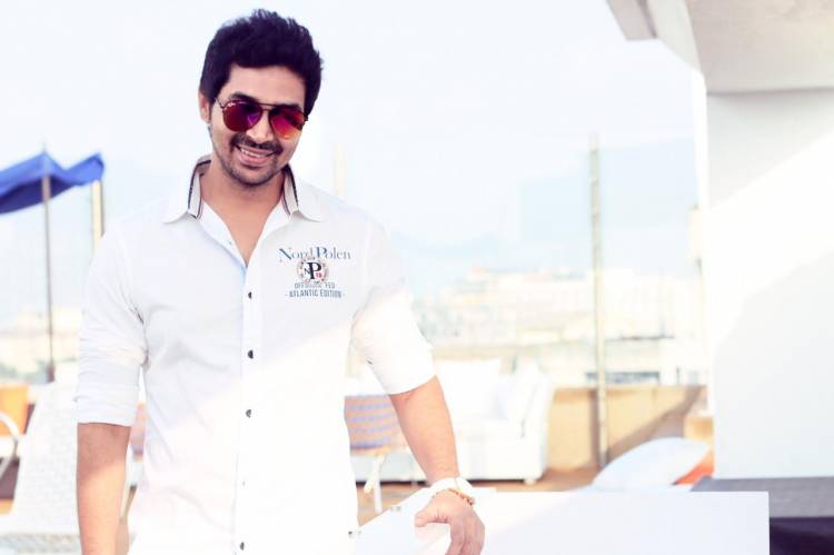 நடிகர் விவந்த் அவர்கள் சமீபத்தில் வெளியான ‘பாரிஸ் ஜெயராஜ்’ படத்தில் நடித்து மக்களிடையே பெரும் வரவேற்பை பெற்றார்.