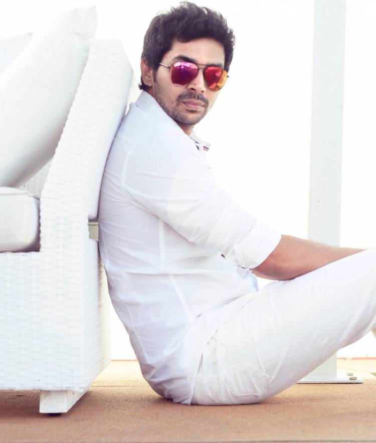 நடிகர் விவந்த் அவர்கள் சமீபத்தில் வெளியான ‘பாரிஸ் ஜெயராஜ்’ படத்தில் நடித்து மக்களிடையே பெரும் வரவேற்பை பெற்றார்.