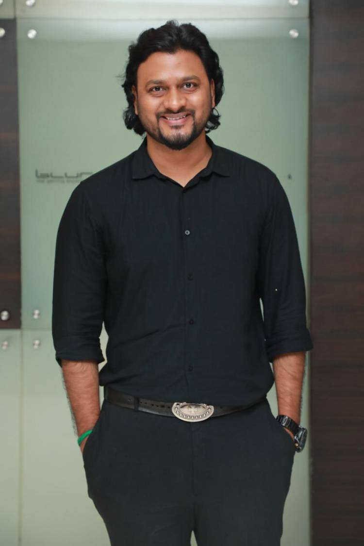 Actor & Producer @iarunpandianc is here at #AnbirkiniyalPremiere.