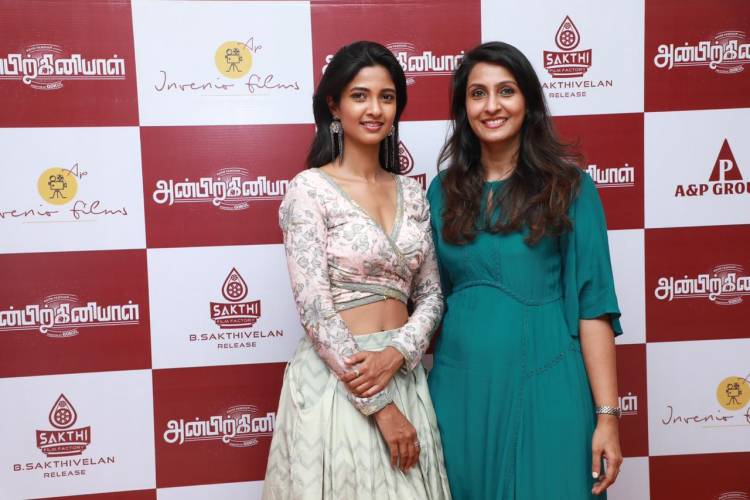 Actor & Producer @iarunpandianc is here at #AnbirkiniyalPremiere.