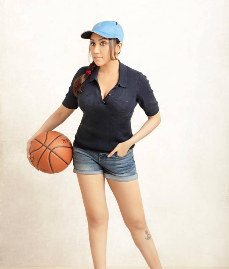 Actor sathyaraj's daughter #DivyaSathyaraj is a well known nutritionist in India