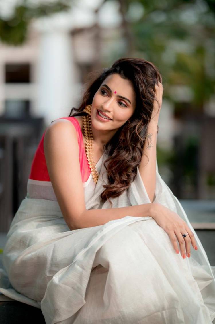 Stunning Beauty #AksharaGowda, Looks Simply Incredible In The Traditional Outfit!