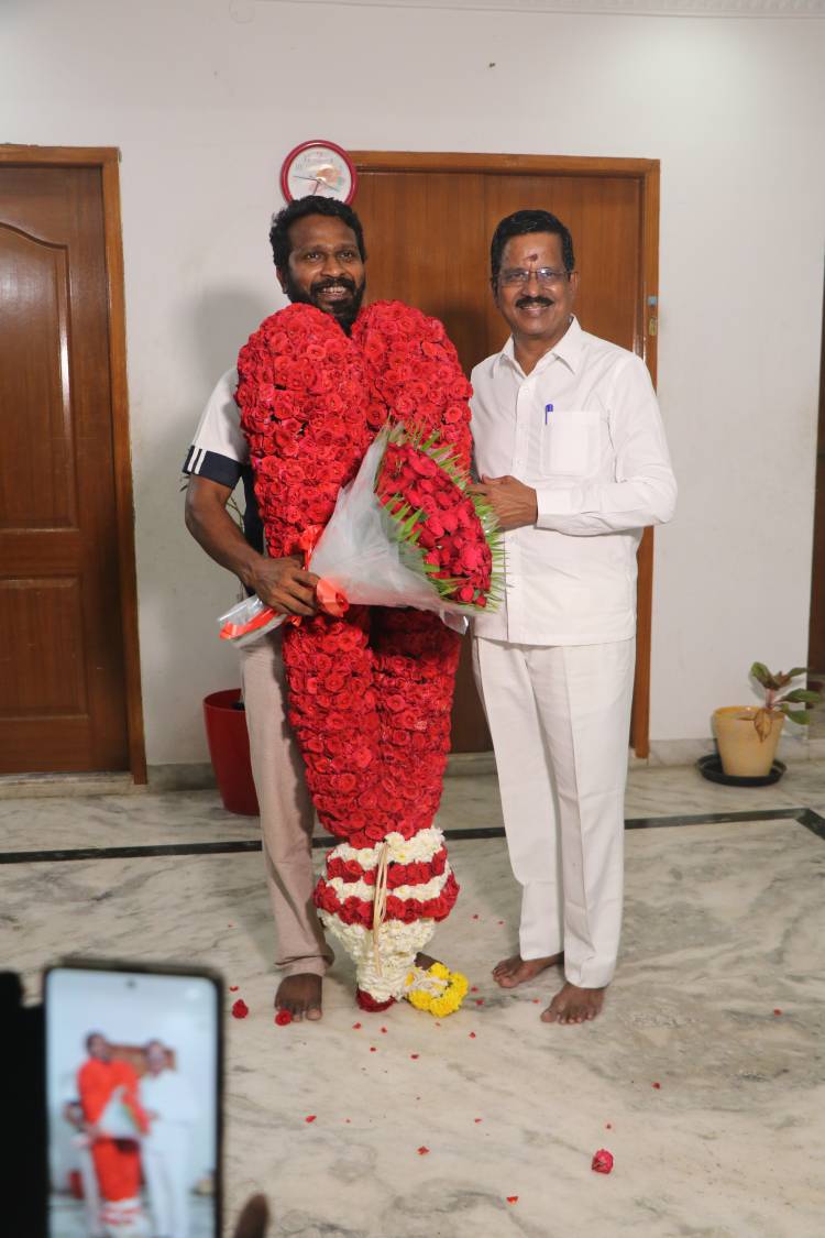 வெற்றிமாறனுக்கு தயாரிப்பாளர் கலைப்புலி S தாணு வாழ்த்து.