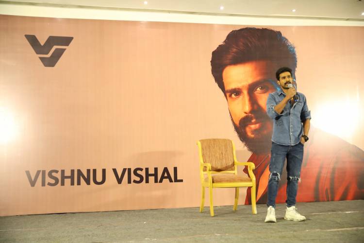போலீஸ் அதிகாரியின் மகன் என்பதில் பெருமிதமடைகிறேன்.  விஷ்ணு விஷால்