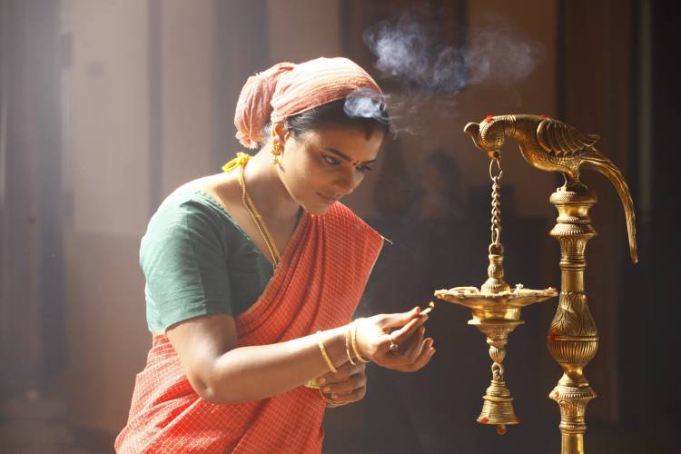 R. கண்ணன் இயக்கும் புதிய படம். ஐஸ்வர்யா ராஜேஷ் ஜோடியாக ராகுல் ரவீந்திரன் நடிக்கிறார்.  படப்பிடிப்பு ஆரம்பமானது. 