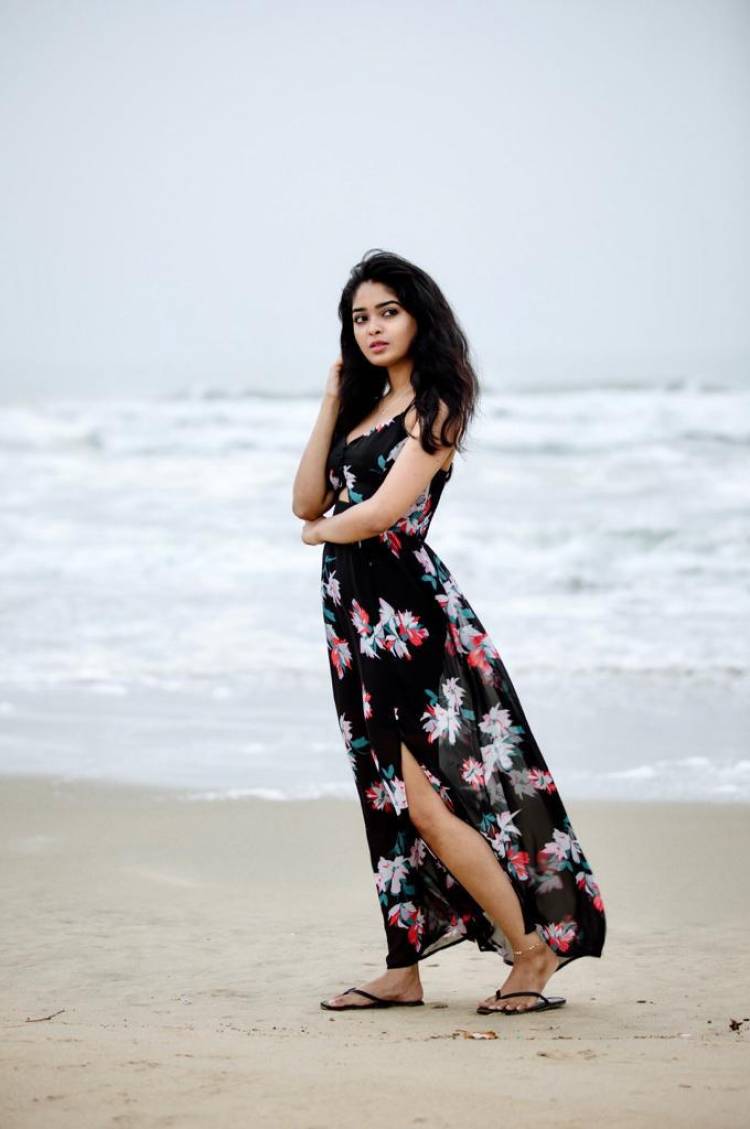Debut  #kadampari Movie actress singer gorgeous #akilanarayanan @AkilaNarayanan_ recent photoshoot pictures 