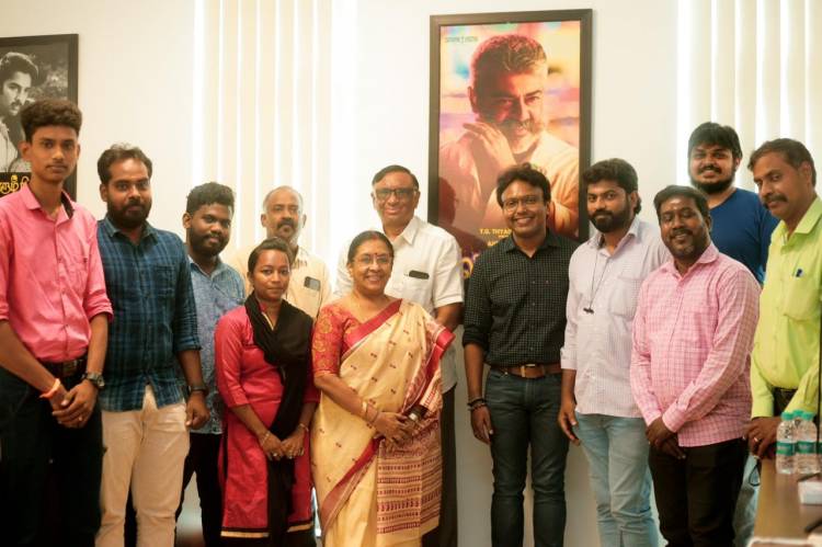 Producer @TGThyagarajan of @SathyaJyothi_ honoured Music Director @immancomposer on winning #NationalAward for #Viswasam as Best Music Director