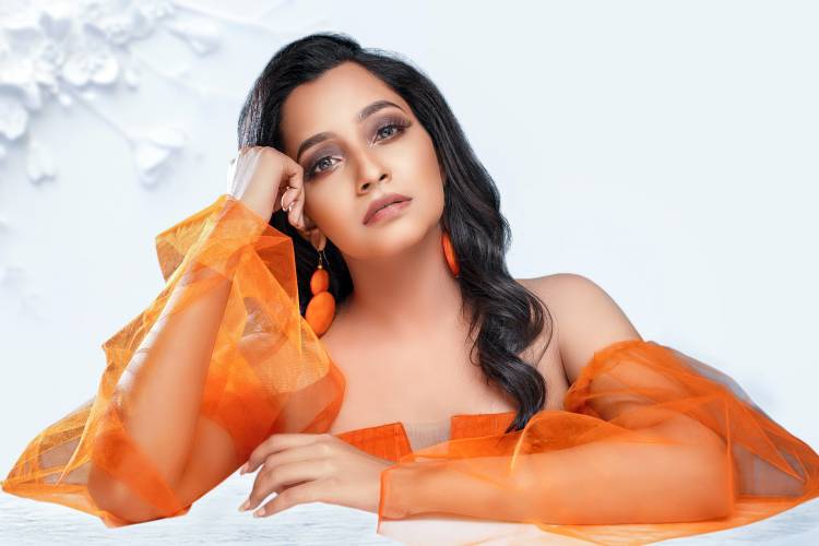  Actress Abarnathi With the grand success of the recent Tamil movie ‘Thaen’