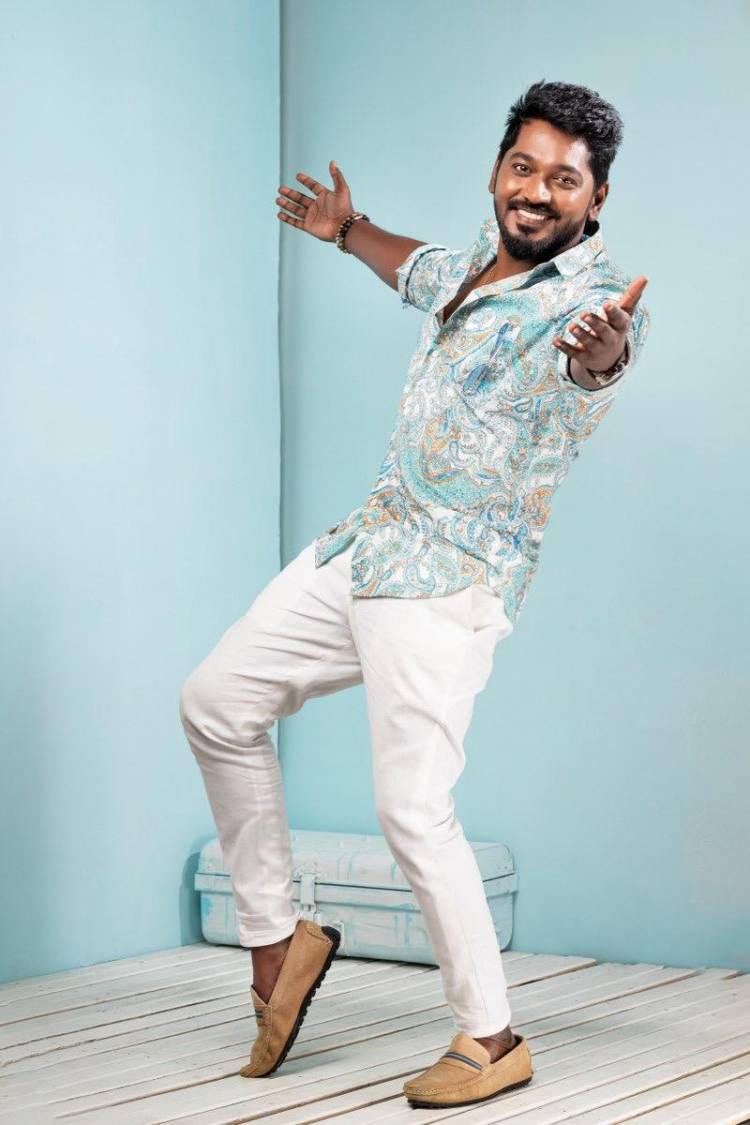 அண்ணாத்த படப்பிடிப்பில் பிறந்தநாள் கொண்டாடிய ‘கபாலி’  விஷ்வந்த்!