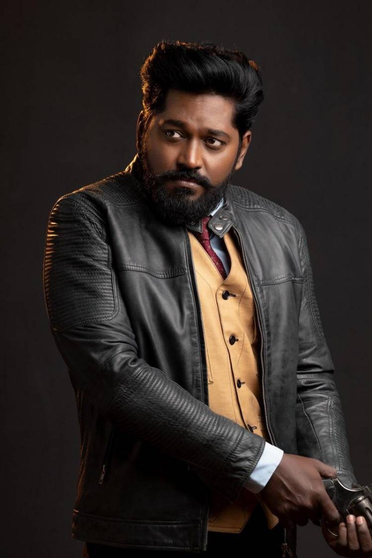 அண்ணாத்த படப்பிடிப்பில் பிறந்தநாள் கொண்டாடிய ‘கபாலி’  விஷ்வந்த்!