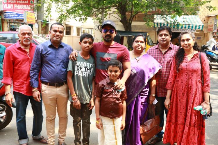 மாசுக்கட்டுப்பாட்டை குறைக்கும் இருசக்கர வாகன ஷோரூம் திறப்பு விழாவில் நடிகர் கிருஷ்ணா!!! 