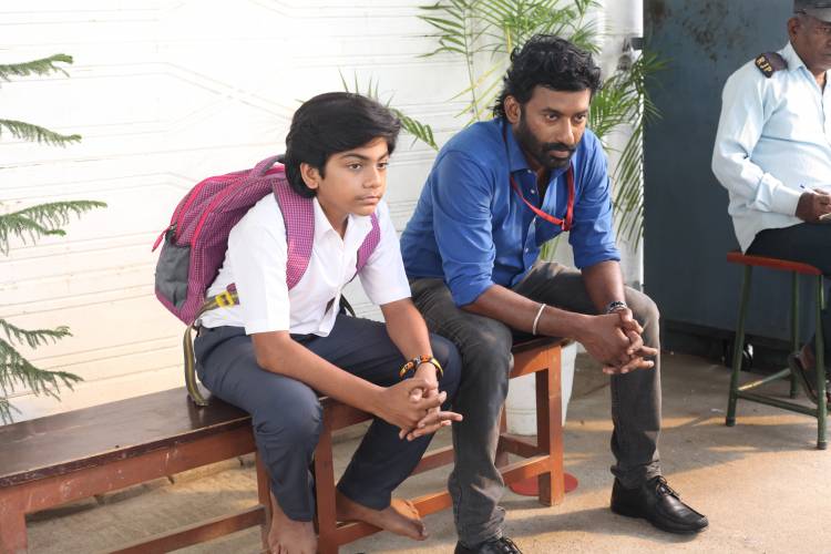 அப்பா மகன் பற்றிய 21ஆம் நூற்றாண்டின் கதை 'அனுக்கிரகன்