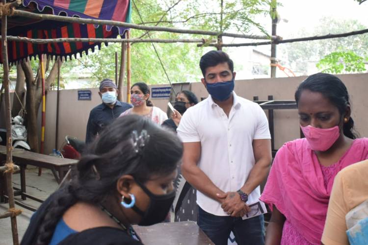 Actor Arunvijay and his Family members cast their votes