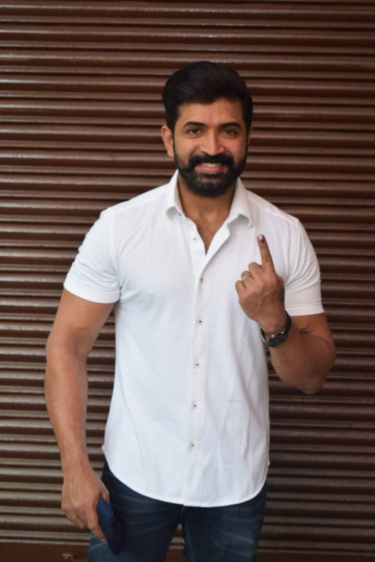 Actor Arunvijay and his Family members cast their votes