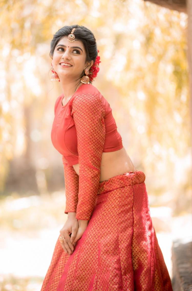 Gabriella looks elegant in her new photoshoot