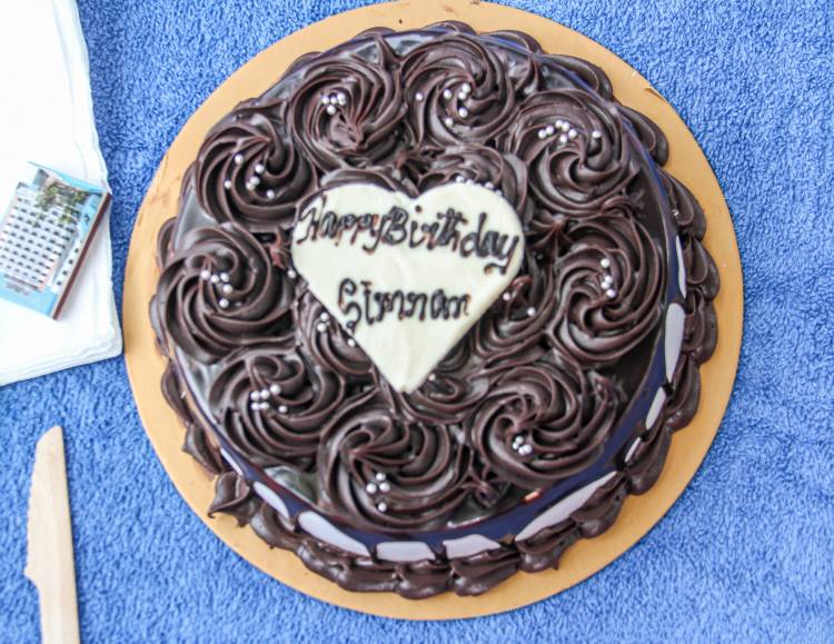 @actorprashanth and @SimranbaggaOffc celebrated their birthdays on the set of #Andhagan.