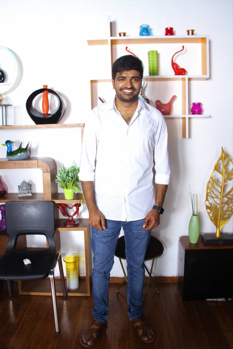 ஏஜிஎஸ் என்டர்டெயின்மென்ட் தயாரிக்கும் புதிய படம்: கதையின் நாயகனாக சதீஷ், நாயகியாக பவித்ரா லட்சுமி அறிமுகம்