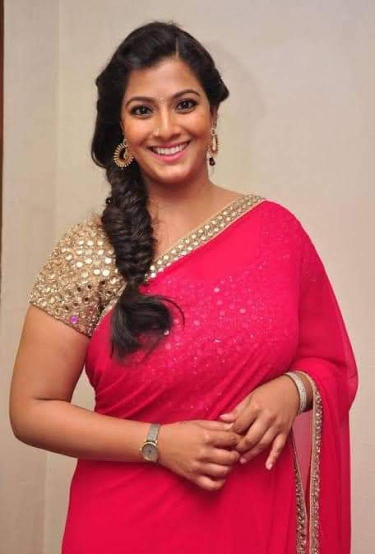 Chubby and Beautiful #VaralaxmiSarathkumar Perfect Indian Beauty