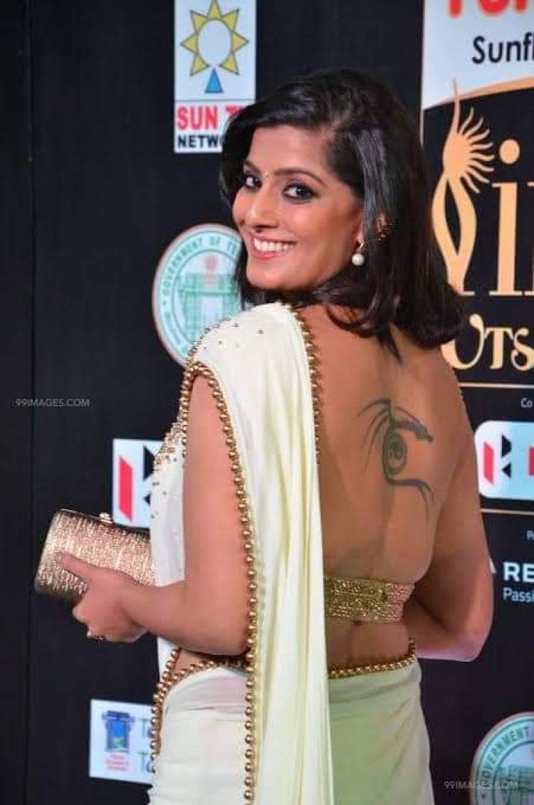 Chubby and Beautiful #VaralaxmiSarathkumar Perfect Indian Beauty