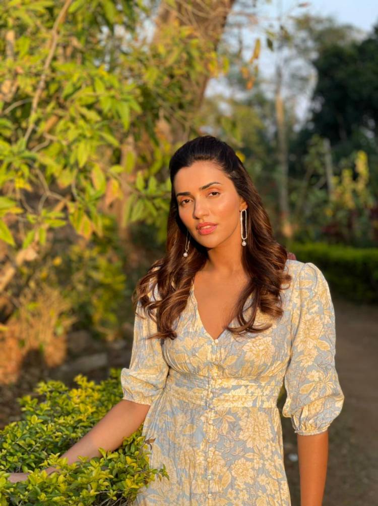 Check Out The Charming and Scintillating Stills of #AksharaGowda