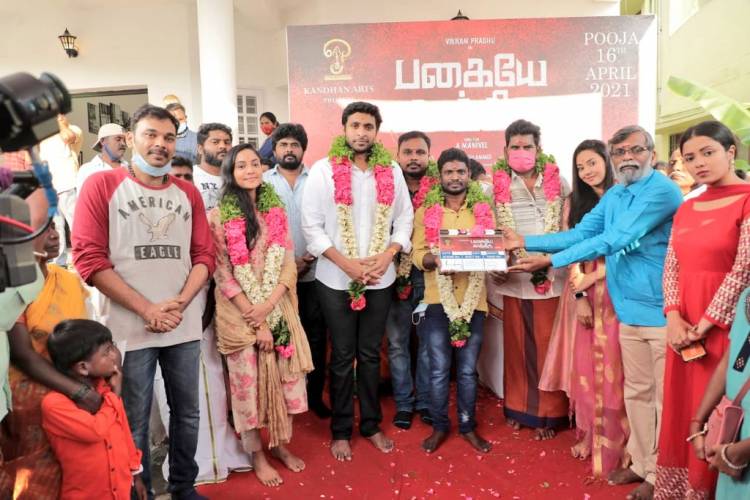 Staring @iamVikramPrabhu's #PagaiyeKathiru Movie Kick-Started With Pooja !