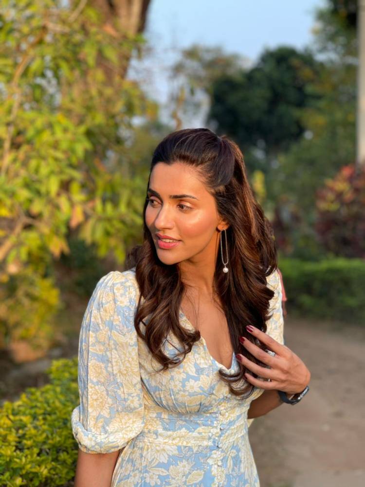 Check Out The Charming and Scintillating Stills of #AksharaGowda