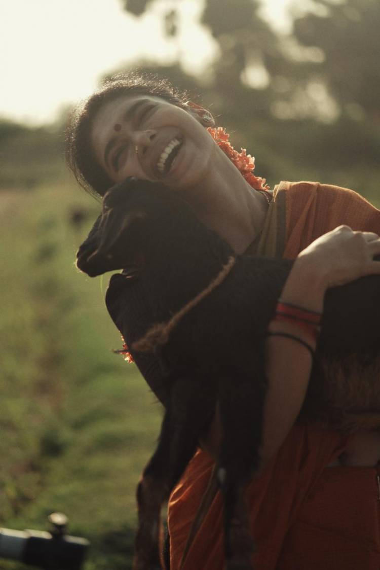 @officialdushara as #Mariyamma new new photoshoot