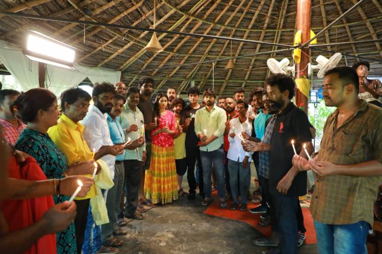 'சின்ன கலைவாணர்' விவேக் மறைவிற்கு அஞ்சலி செலுத்திய 'கும்பாரி' படக்குழுவினர்..