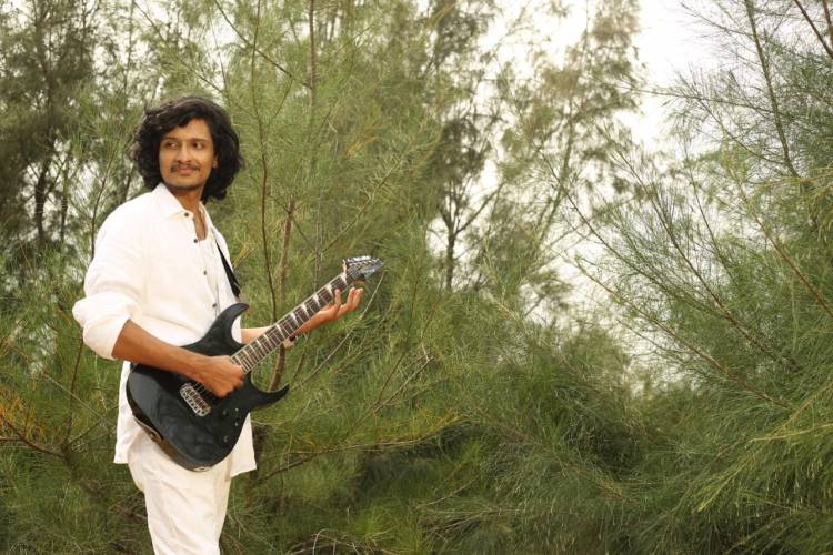  'முதலும் முடிவும்' காதல் மொழி பேசும் சுதந்திர  இசை ஆல்பம்!