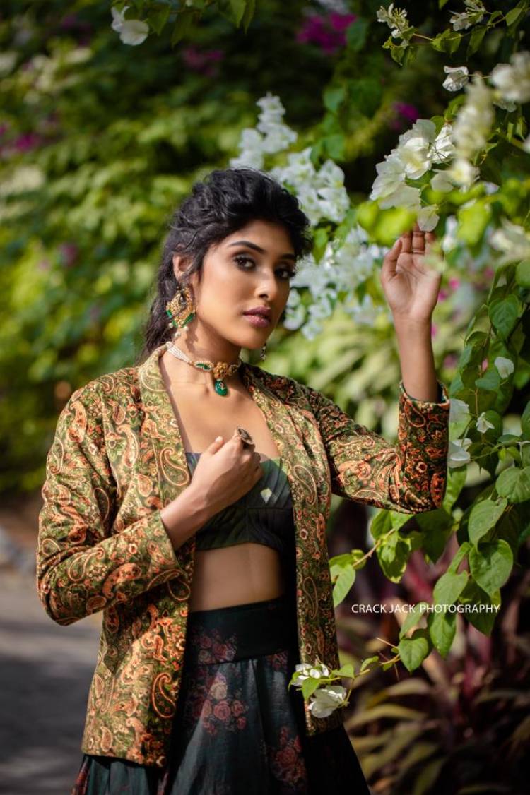 Actress #GayathriReddy looks pretty in the recent photoshoot Stills