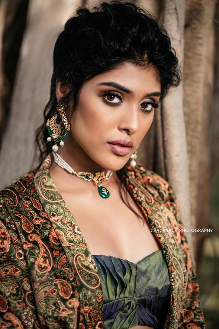 Actress #GayathriReddy looks pretty in the recent photoshoot Stills
