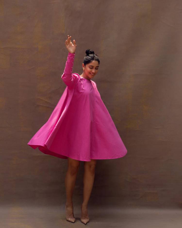 Sizzling  Regina Cassandra  in her recent photoshoot