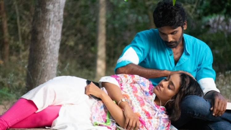 பெற்றோர்களால் பெண்களுக்கு ஏற்படும் பிரச்சனைகளைப் பற்றி பேசும் காயல்