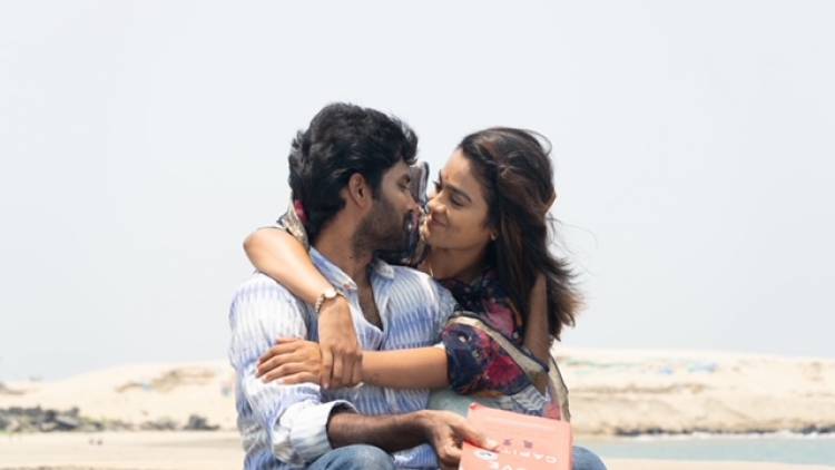 பெற்றோர்களால் பெண்களுக்கு ஏற்படும் பிரச்சனைகளைப் பற்றி பேசும் காயல்