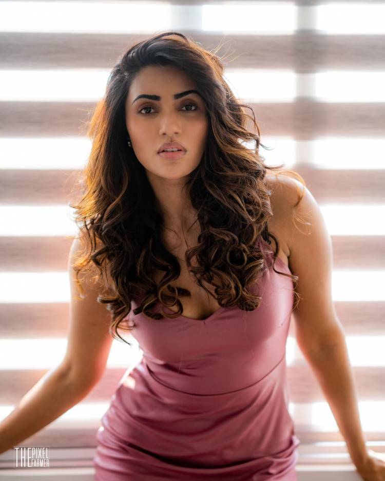 Take a look at Actress #AksharaGowda's heart snatching clicks in pink