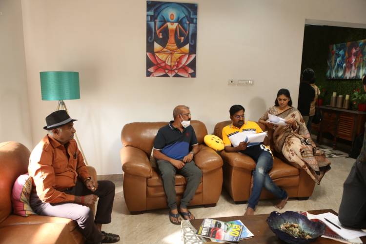 மலேஷியா to அம்னீஷியா ஒரிஜினல் படத்தில்  முக்கிய கதாபாத்திரத்தில்  கருணாகரன்...