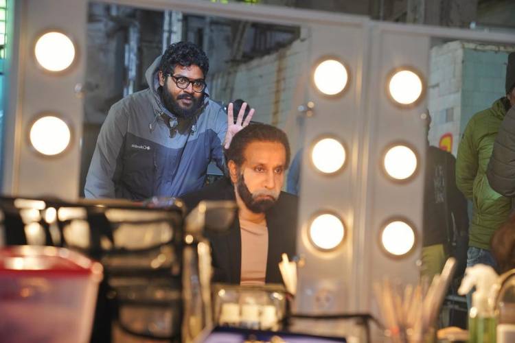 Here is the exclusive picture from the sets of #ChiyaanVikram's  #Cobra !