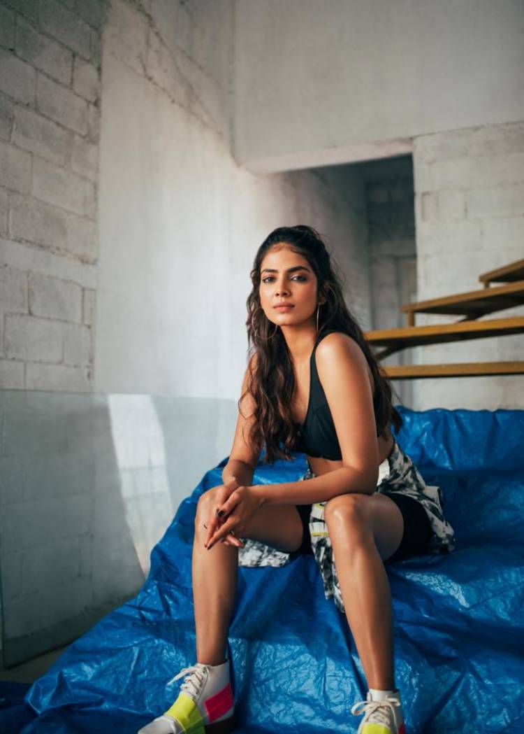 Recent Trendy Photoshoot Pics Actress @MalavikaM_