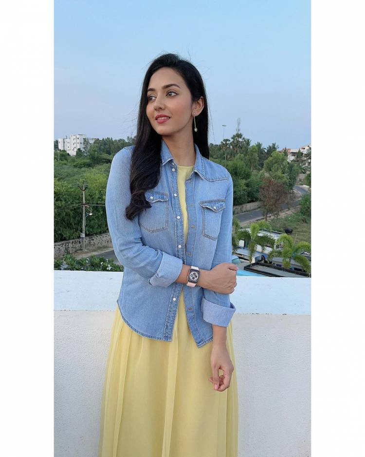 Actress #vidhyapradeep looks elegant in the latest stills