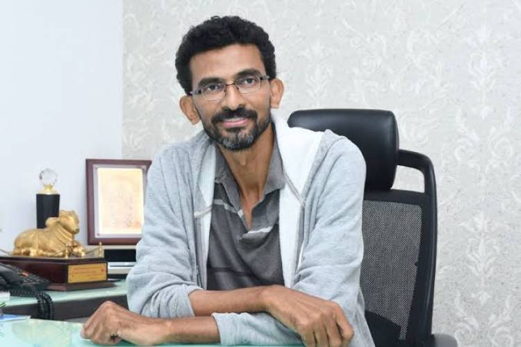 தனுஷ் நடிப்பில் சேகர் கம்முலா இயக்கத்தில் ஸ்ரீ வெங்கடேஸ்வரா சினிமாஸ் எல்எல்பி நிறுவன தயாரிப்பில் மூன்று மொழிகளில் தயாராகும் புதிய படம் !