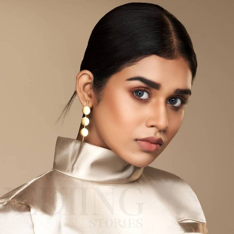 Actress #meenakshigovindarajan looks effortlessly stylish in her latest photoshoot stills.