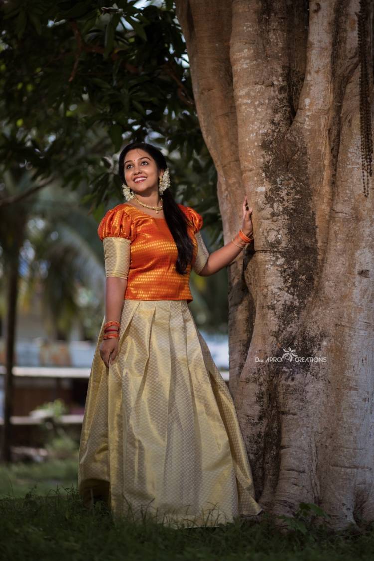 Actress Sushma Prakash looks ravishing as ever in traditional outfit.