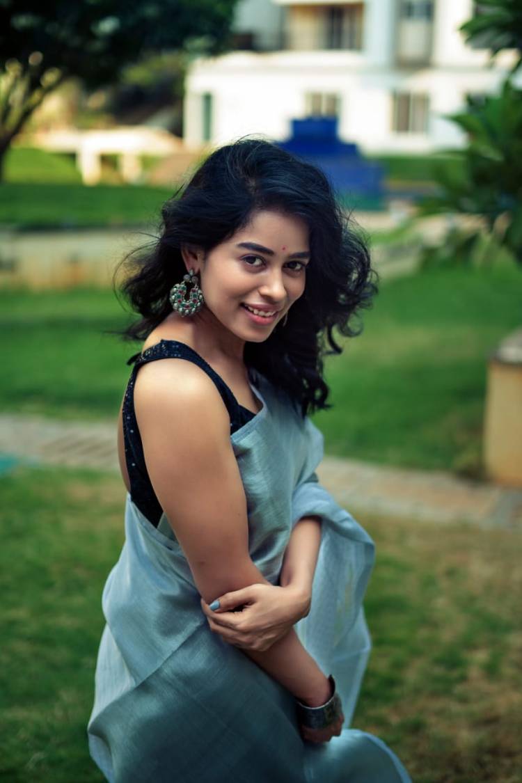 Actress #SaiPriyankaRuth looks resplendent as she rocks in the saree look