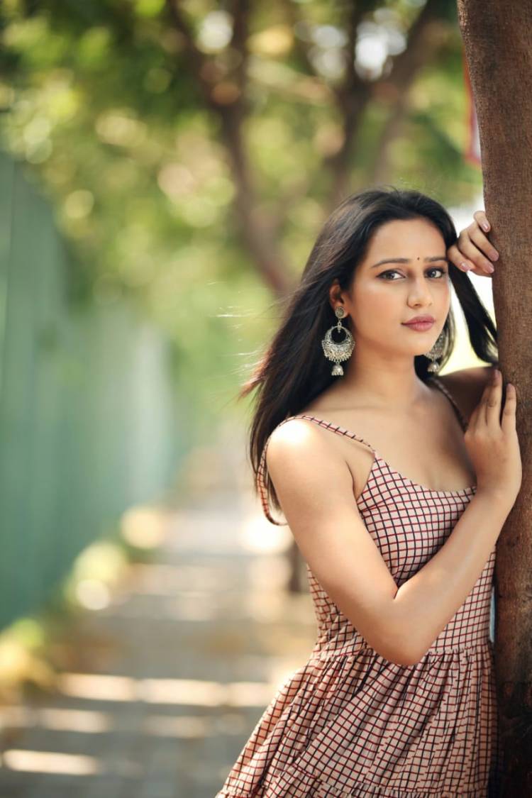 Model and Actress #simrangupta looks stunning in her latest photoshoot stills