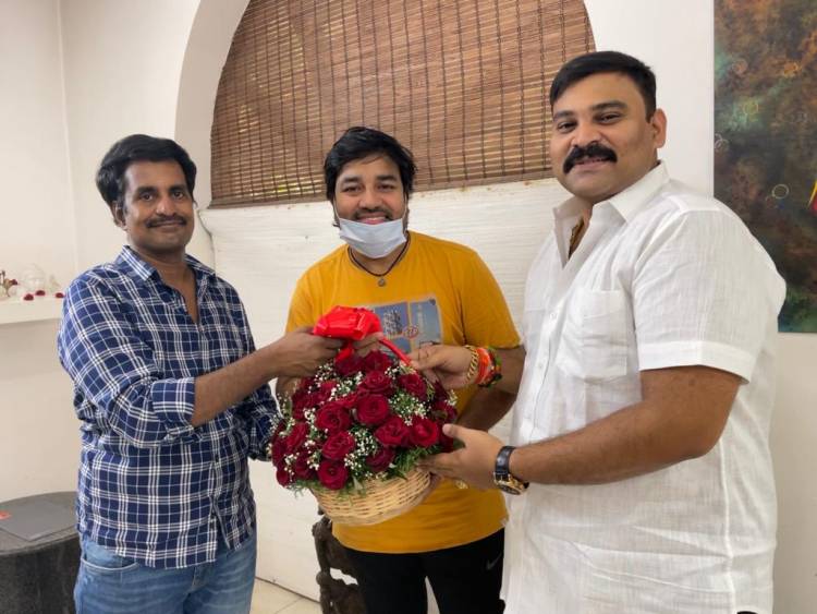 மிர்ச்சி சிவா, யோகிபாபு, ஊர்வசி இணைந்து நடிக்க, இயக்குநர், தயாரிப்பாளர் R.கண்ணன் இயக்கத்தில் மீண்டும் உருவாகிறது,  தமிழின் எவர்கிரீன் திரைப்படம் “காசே தான் கடவுளடா” 
