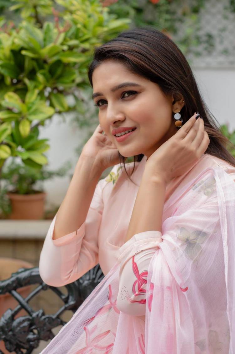 Recent Pics of Actress #vanibhojan